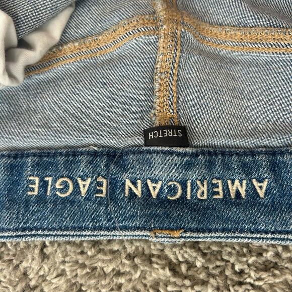 American Eagle Women's Size 8 Short Curvy Mom Jean Distressed holes - Picture 6 of 10